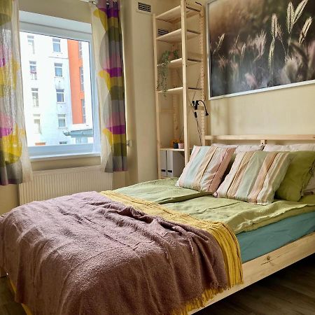 Cozy Vibes Like Home It Is Quiet Apartment With Three Bedrooms Riga Dış mekan fotoğraf