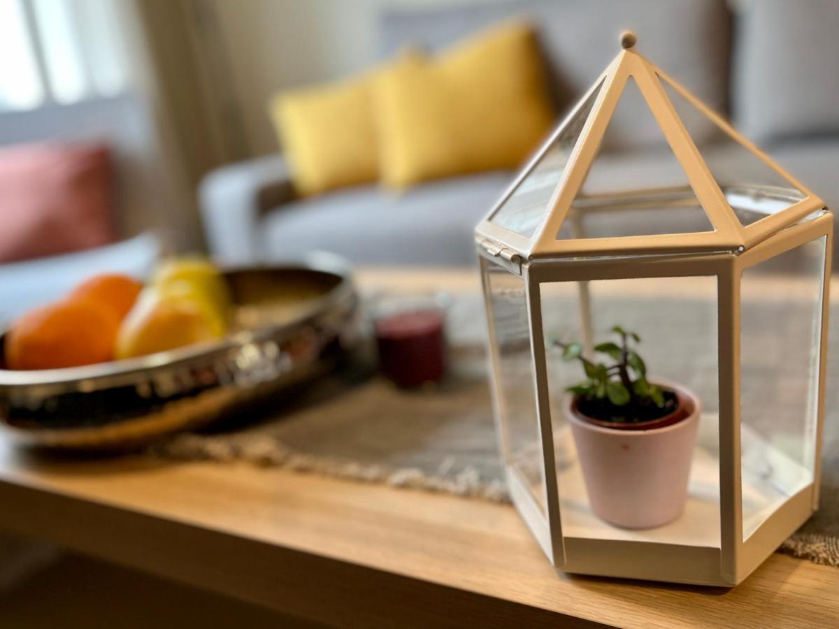 Cozy Vibes Like Home It Is Quiet Apartment With Three Bedrooms Riga Dış mekan fotoğraf