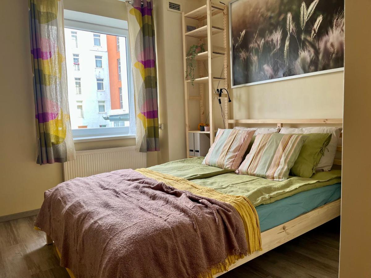 Cozy Vibes Like Home It Is Quiet Apartment With Three Bedrooms Riga Dış mekan fotoğraf