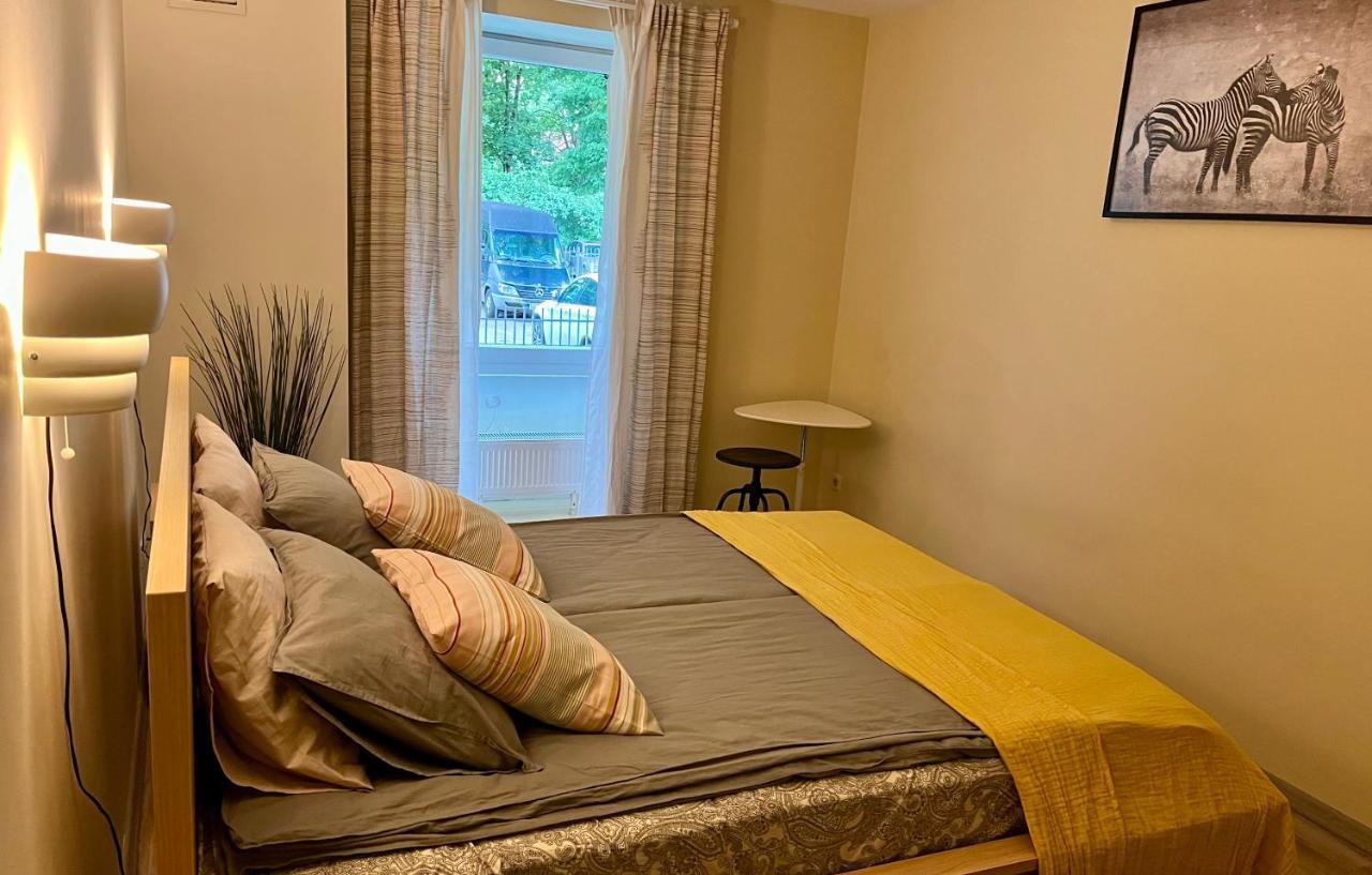Cozy Vibes Like Home It Is Quiet Apartment With Three Bedrooms Riga Dış mekan fotoğraf