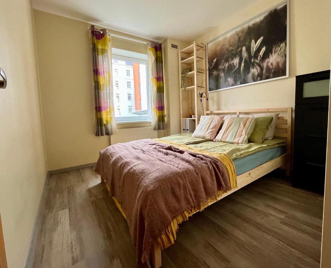 Cozy Vibes Like Home It Is Quiet Apartment With Three Bedrooms Riga Dış mekan fotoğraf