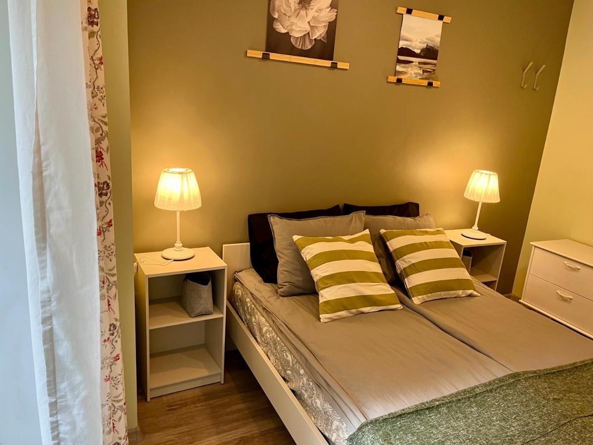 Cozy Vibes Like Home It Is Quiet Apartment With Three Bedrooms Riga Dış mekan fotoğraf