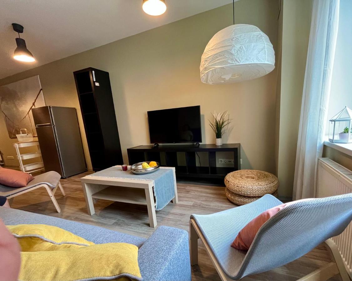 Cozy Vibes Like Home It Is Quiet Apartment With Three Bedrooms Riga Dış mekan fotoğraf